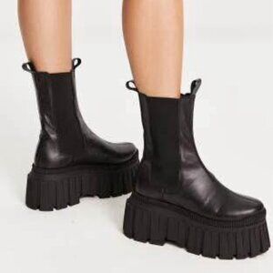 ASOS leather chunky chelsea boots, in size 7